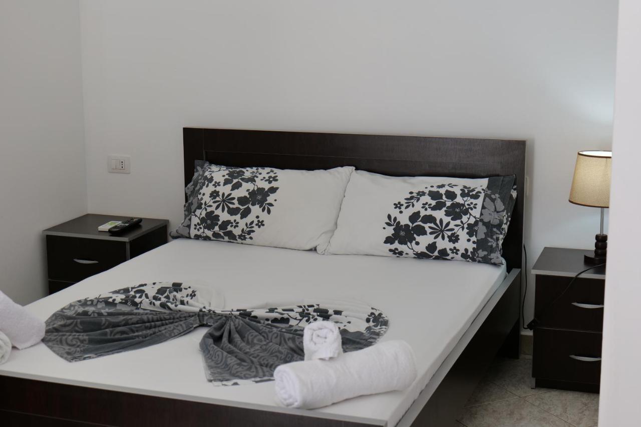 Bed and Breakfast Vila Panorama Piqeras Zewnętrze zdjęcie