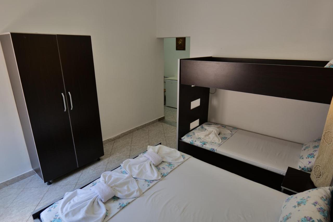 Bed and Breakfast Vila Panorama Piqeras Zewnętrze zdjęcie